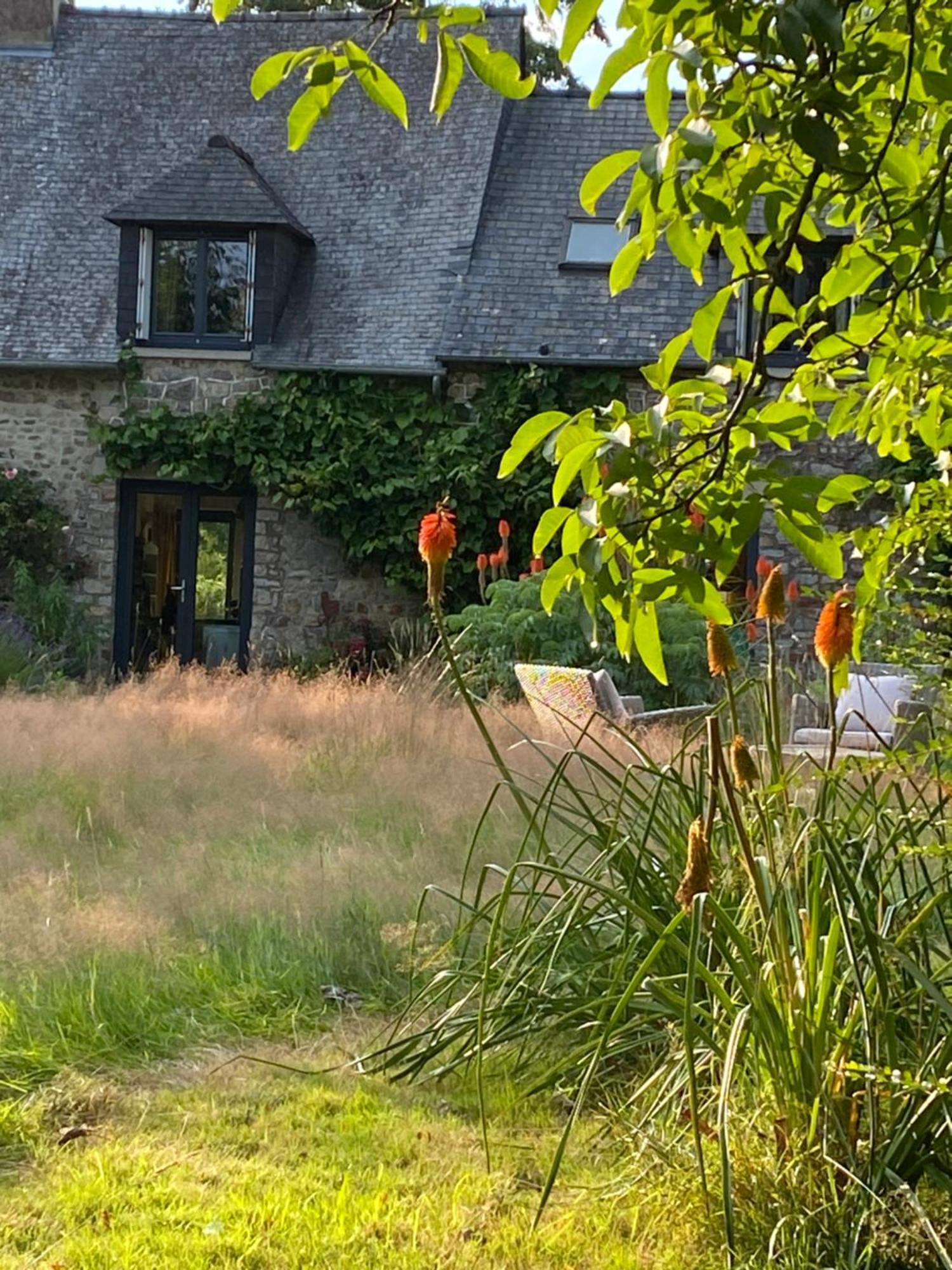 L'Hotie De Broceliande, Au Coeur Des Sites Naturels Et Legendaires Paimpont Luaran gambar