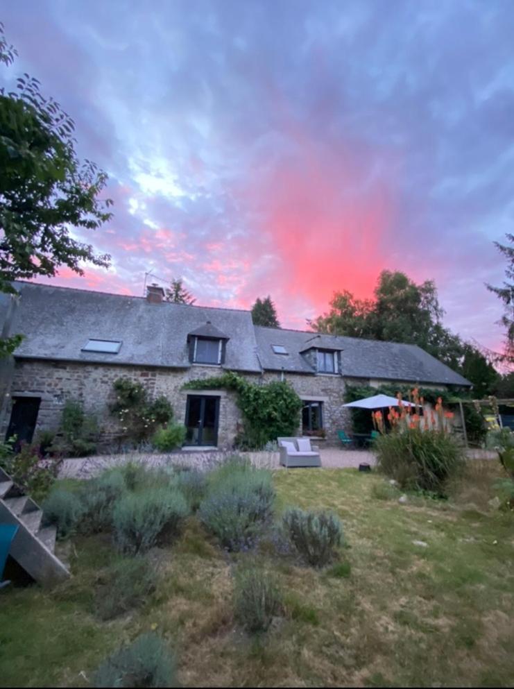 L'Hotie De Broceliande, Au Coeur Des Sites Naturels Et Legendaires Paimpont Luaran gambar